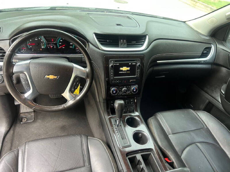 2017 Chevrolet Traverse LT