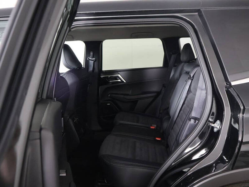 2026 Mitsubishi Outlander SE