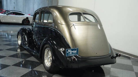 1937 Ford Tudor