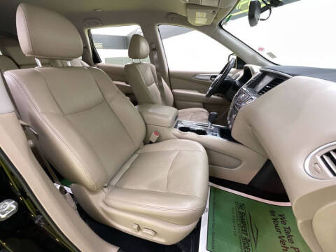 2019 Nissan Pathfinder SL