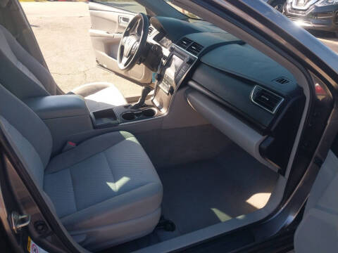 2017 Toyota Camry LE