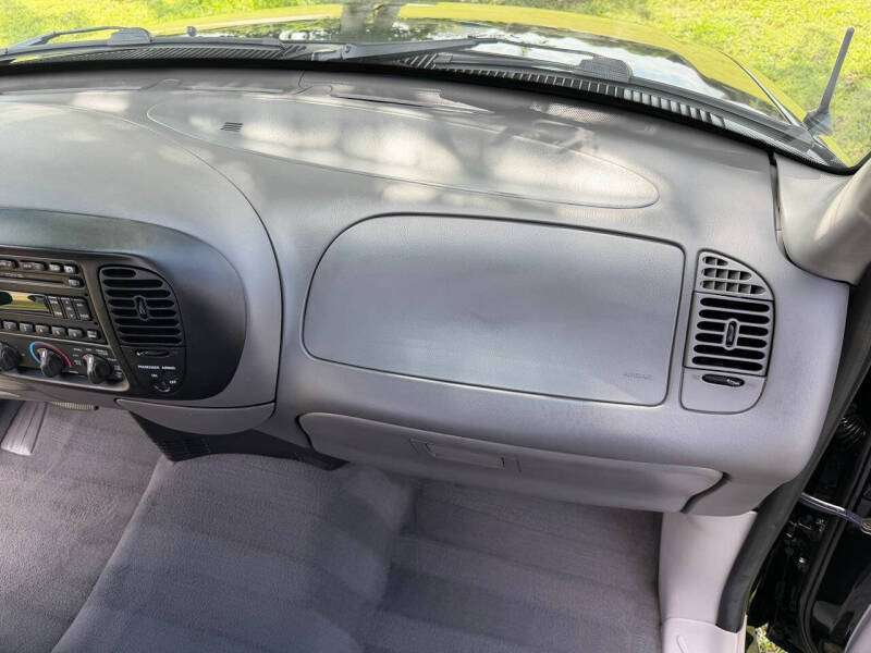 2004 Ford F-150 SVT Lightning