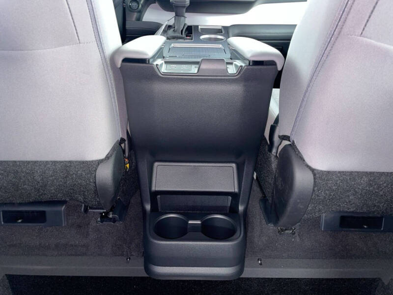 2025 Toyota Sienna LE 8-Passenger