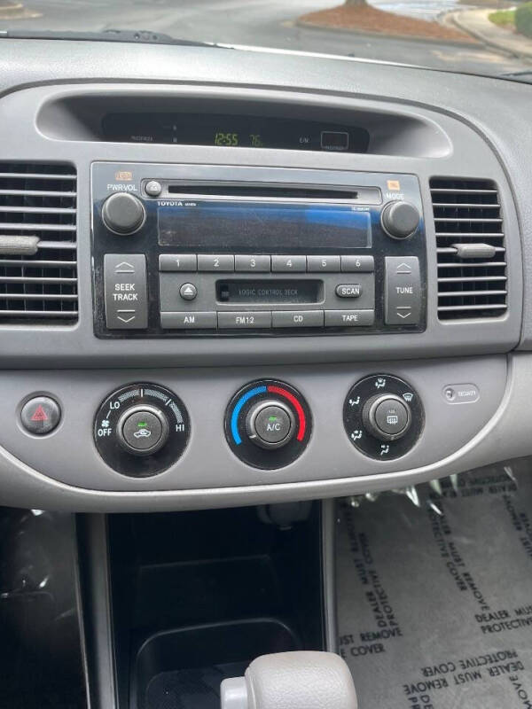 2004 Toyota Camry LE V6