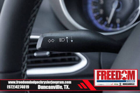 2025 Chrysler Voyager LX