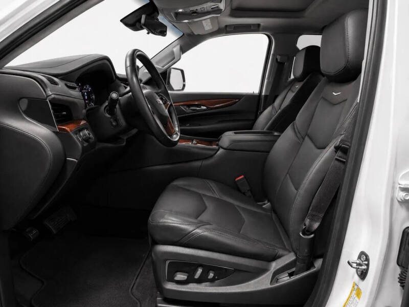 2017 Cadillac Escalade Luxury