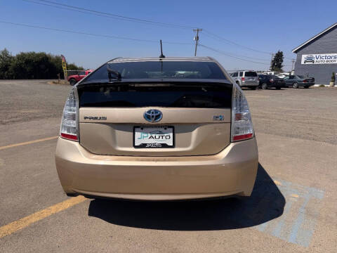 2010 Toyota Prius III
