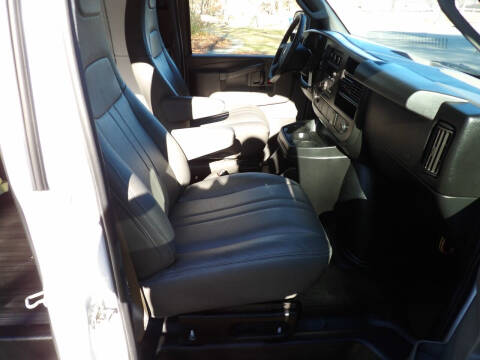 2017 Chevrolet Express 2500