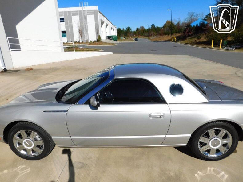2005 Ford Thunderbird Deluxe