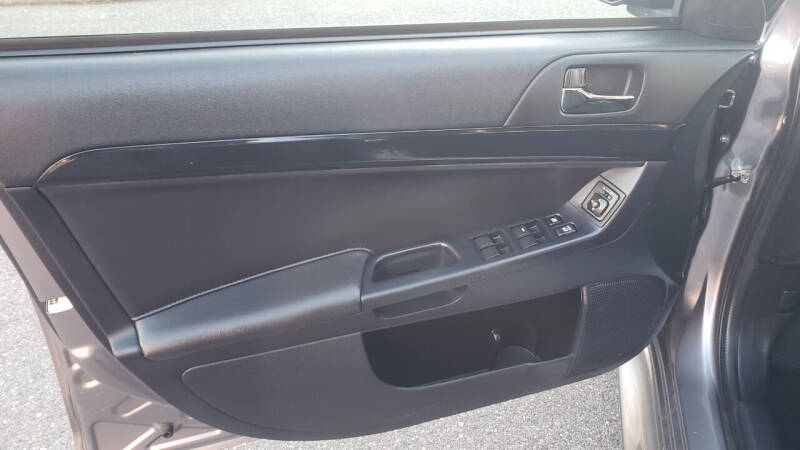 2017 Mitsubishi Lancer ES