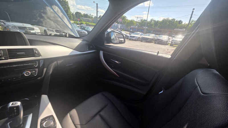 2017 BMW 3 Series 320i xDrive