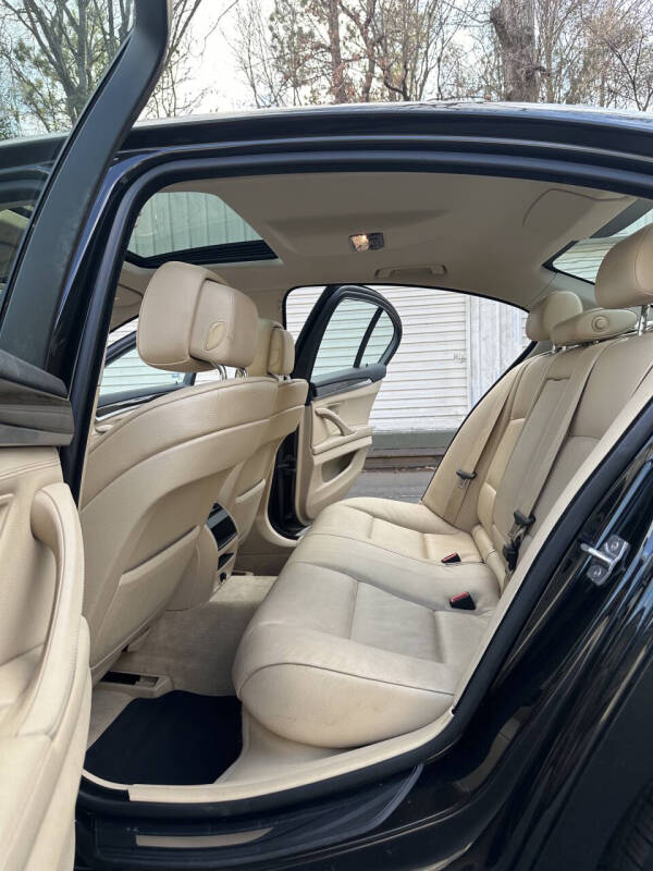 2013 BMW 5 Series 528i