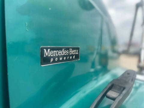 2001 Freightliner FL70