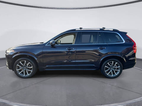 2017 Volvo XC90 T6 Momentum