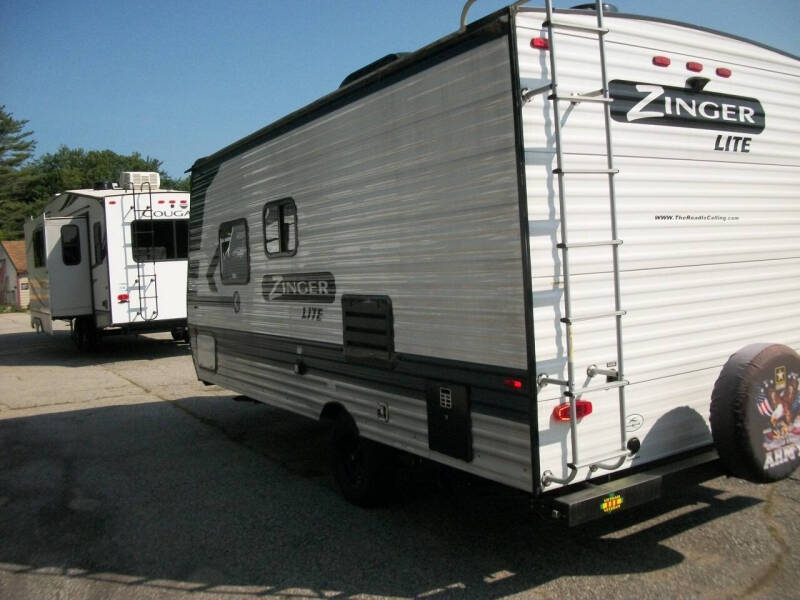 2022 Crossroads RV Zinger 18RB