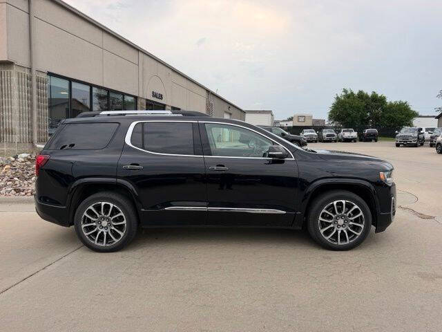 2022 GMC Acadia Denali