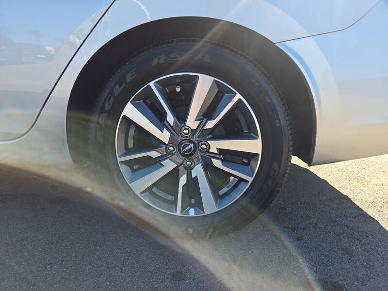 2023 Nissan Versa SV