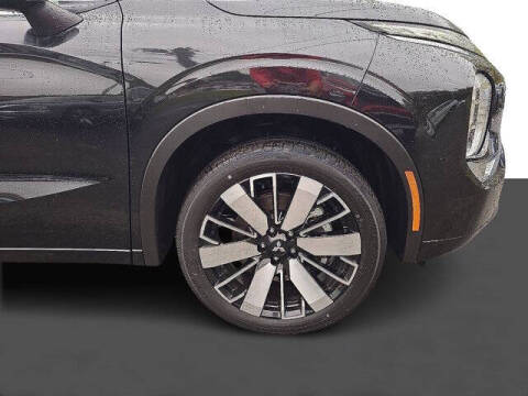 2025 Mitsubishi Outlander SEL Platinum Edition