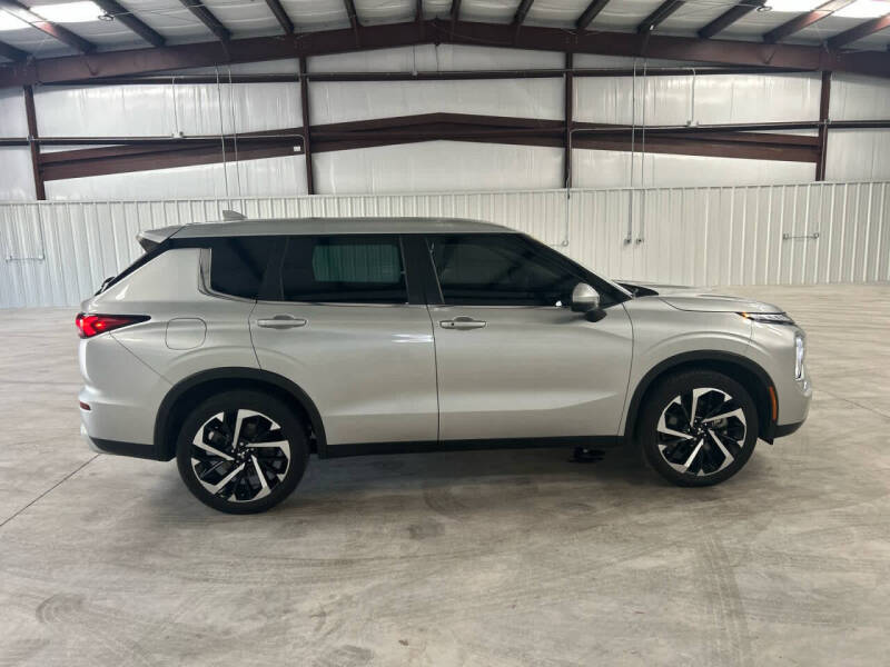 2023 Mitsubishi Outlander SE