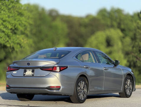 2022 Lexus ES 300h