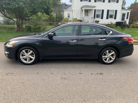 2013 Nissan Altima for sale at Via Roma Auto Sales in Columbus OH