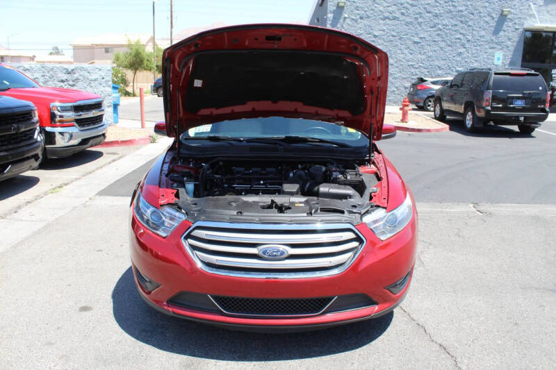 2018 Ford Taurus SEL