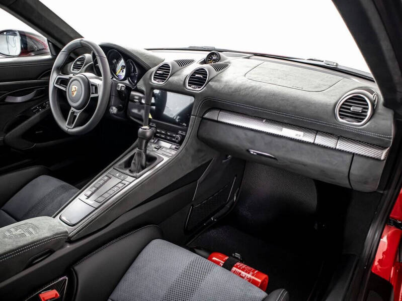 2024 Porsche 718 Cayman GT4 RS