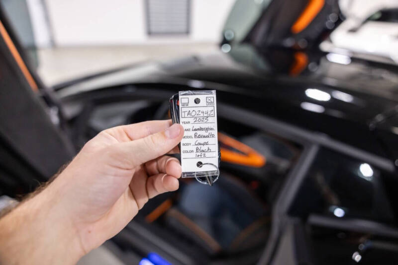 2025 Lamborghini Revuelto