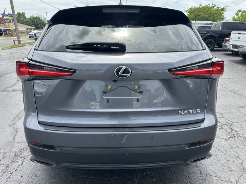 2021 Lexus NX 300 - Photo 8