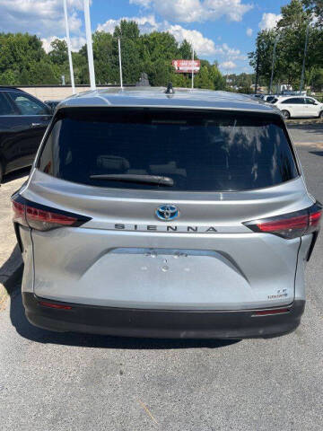 2021 Toyota Sienna LE 8-Passenger