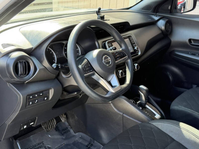 2020 Nissan Kicks S