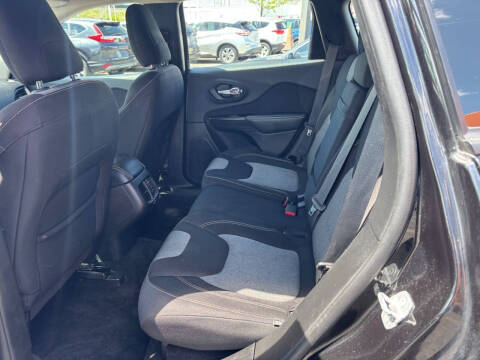 2014 Jeep Cherokee Sport