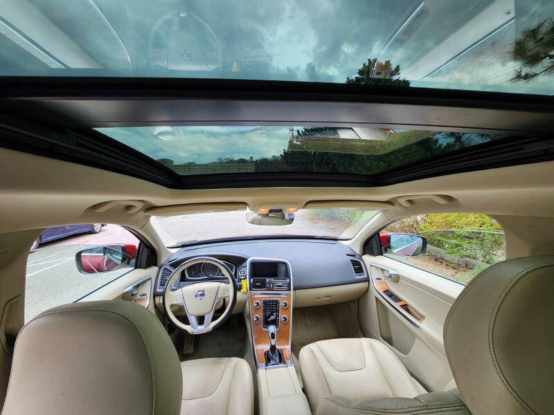2015 Volvo XC60 T5 Drive-E Premier