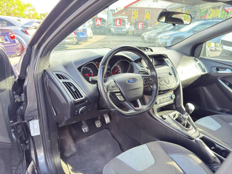 2018 Ford Focus ST