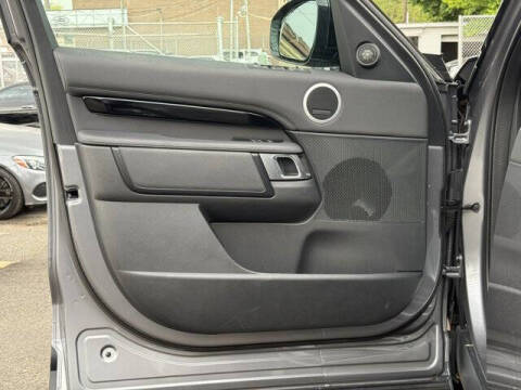 2024 Land Rover Discovery P300 S