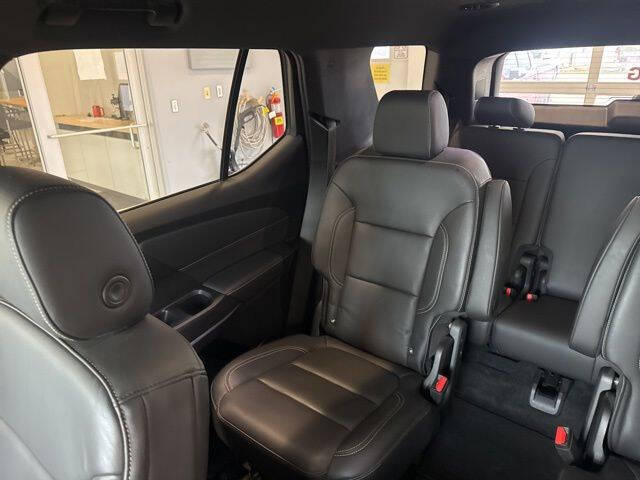 2022 Chevrolet Traverse LT Leather