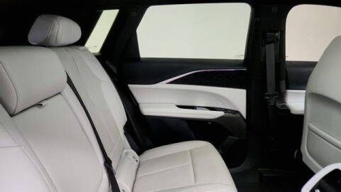 2024 Cadillac LYRIQ Luxury 1