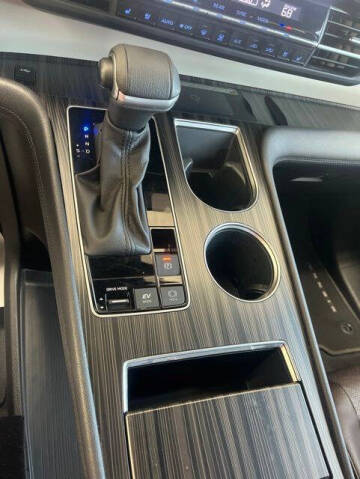 2023 Toyota Sienna Platinum 7-Passenger