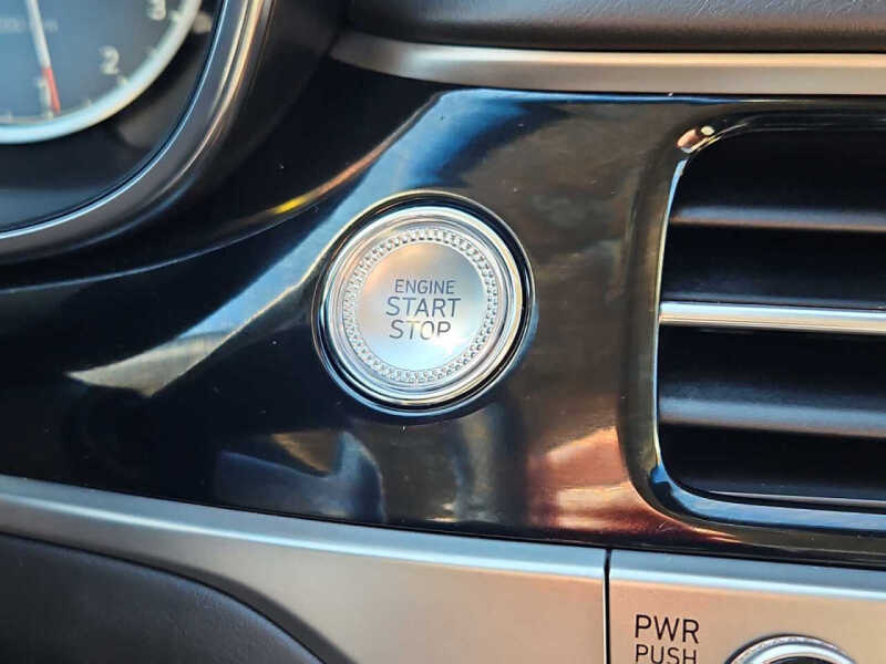 2025 Genesis G70