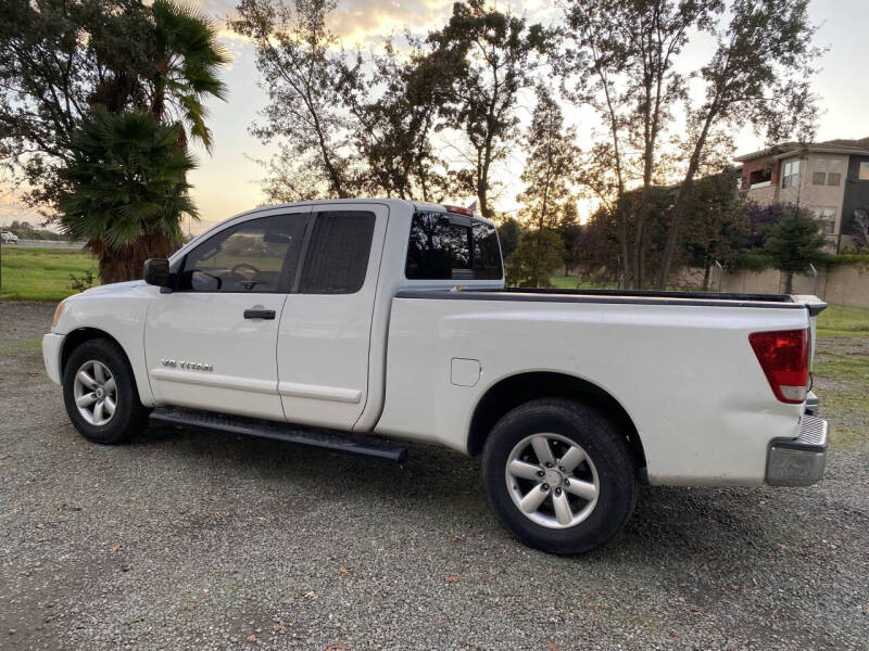 2015 Nissan Titan SV