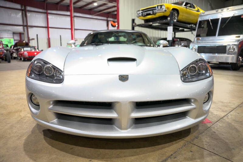 2004 Dodge Viper SRT-10