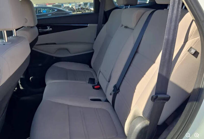 2020 Kia Sorento LX