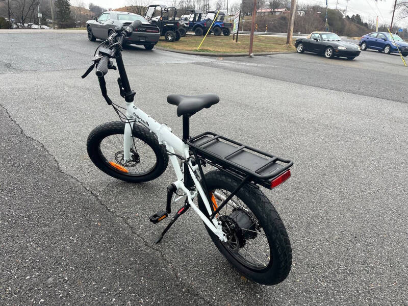 2025 Benelli E-Fold 500