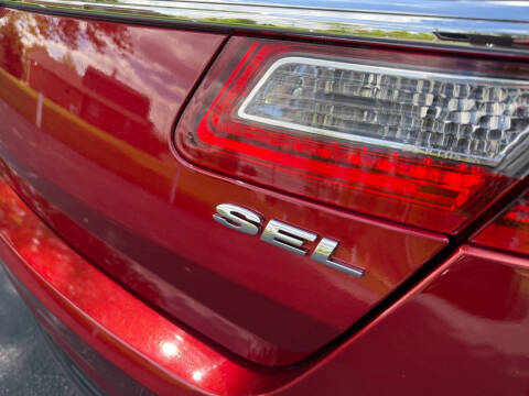 2013 Ford Taurus SEL