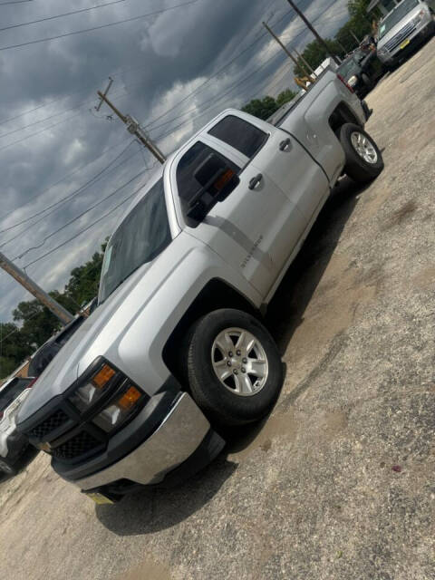 2015 Chevrolet Silverado 1500 for sale at Calderon Auto Sales in Des Moines, IA