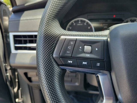 2024 Mitsubishi Outlander ES