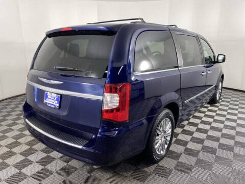 2015 Chrysler Town and Country Touring-L