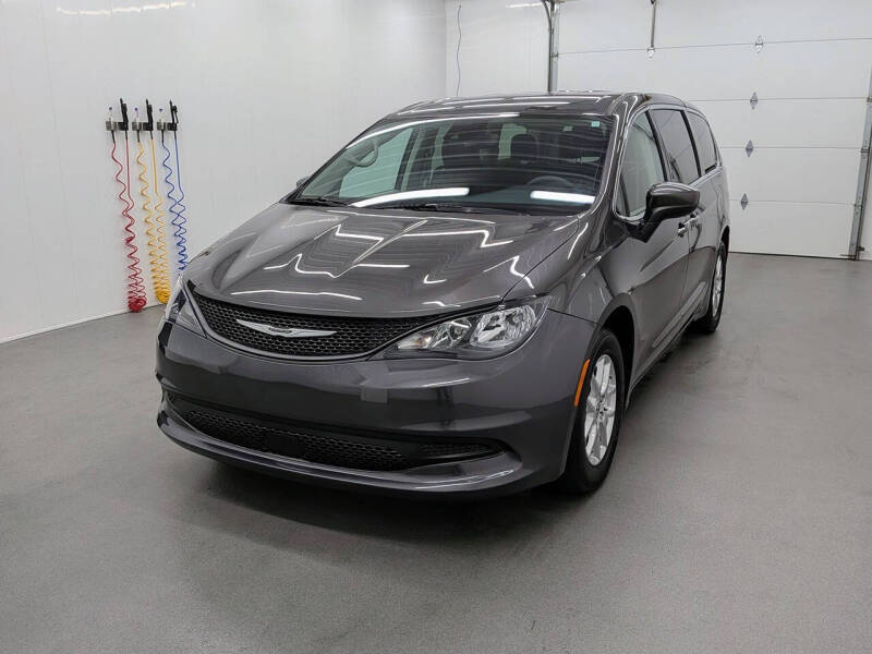 2022 Chrysler Voyager LX