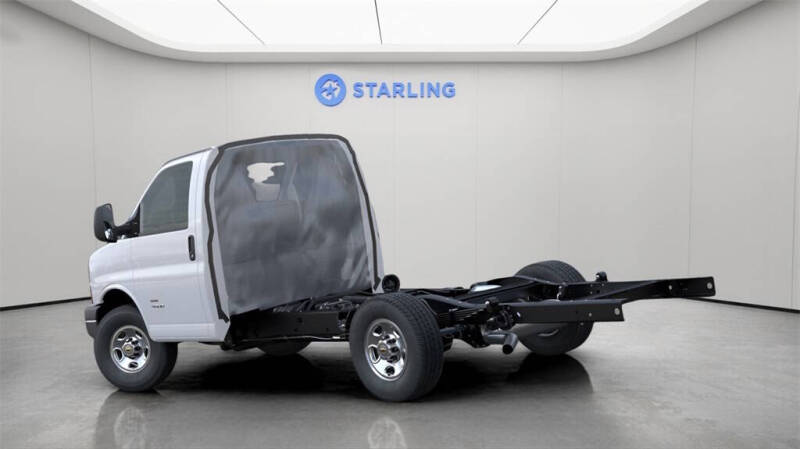 2025 Chevrolet Express 3500