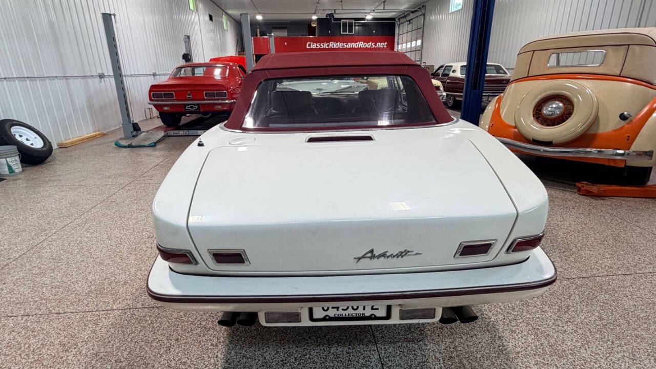 1987 Avanti Motors Avanti II 38